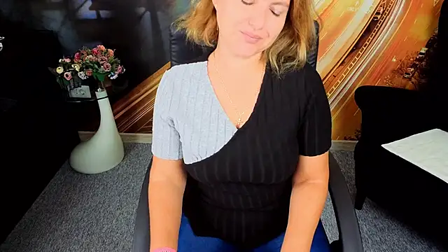 EmmaxPark online show from September 17, 2025, 6:26 am