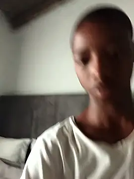 BLACK BOTTOM03 online show from January 14, 2026, 4:51 am