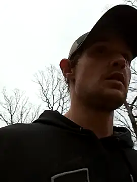 Snapshot of Midwestalpha chatting on December 26, 2024, 9:58 pm Midwestalpha online show from December 26, 2024, 9:58 pm