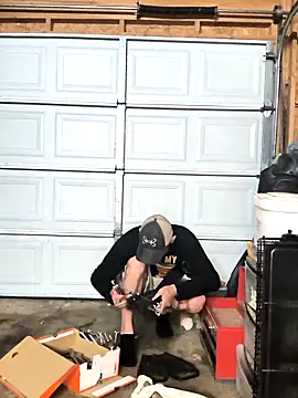 Snapshot of Midwestalpha chatting on November 16, 2025, 6:52 am Midwestalpha online show from November 16, 2025, 6:52 am