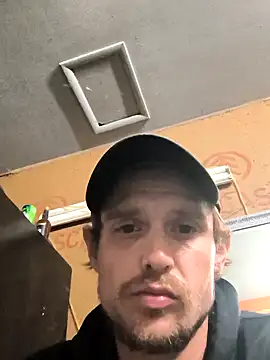 Snapshot of Midwestalpha chatting on November 26, 2025, 6:36 am Midwestalpha online show from November 26, 2025, 6:36 am