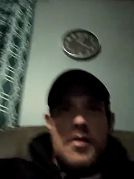 Snapshot of Midwestalpha chatting on December 4, 2025, 9:07 am Midwestalpha online show from December 4, 2025, 9:07 am