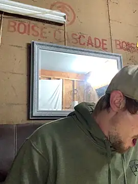 Snapshot of Midwestalpha chatting on January 14, 2026, 7:58 am Midwestalpha online show from January 14, 2026, 7:58 am