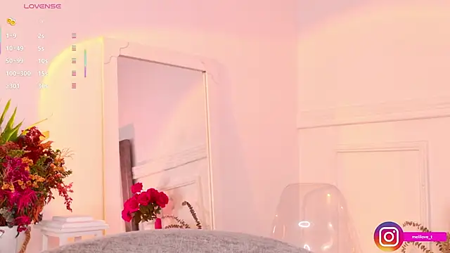 Mely-taylor online show from October 1, 2025, 9:10 pm