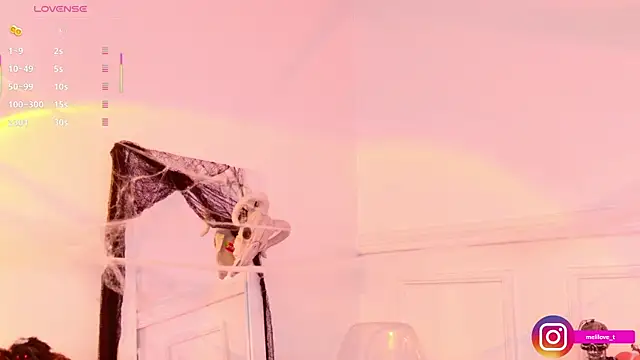 Mely-taylor online show from October 11, 2025, 9:57 pm