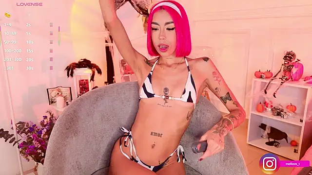 Mely-taylor online show from October 12, 2025, 11:04 pm