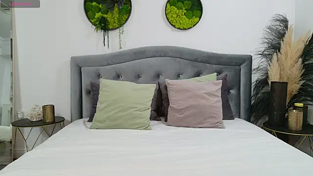 SelineSole online show from February 12, 2025, 4:11 pm