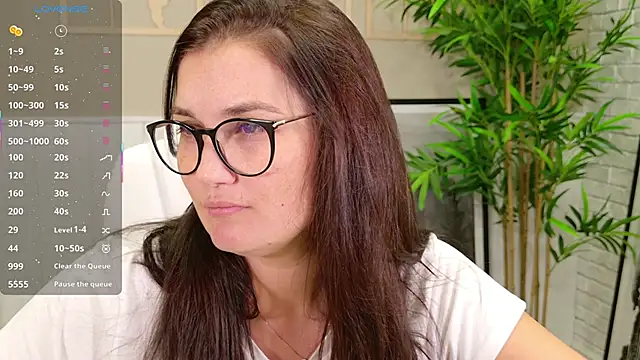 SelineSole online show from September 15, 2025, 3:01 pm