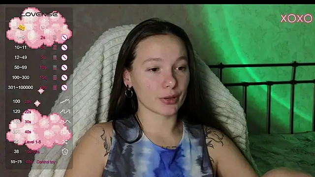 lil luna x online show from December 14, 2024, 2:53 pm