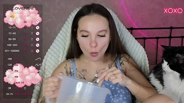 lil luna x online show from February 15, 2025, 12:54 pm