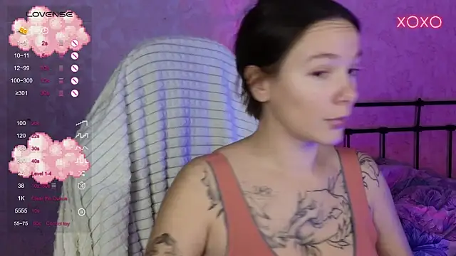 lil luna x online show from October 24, 2025, 12:45 pm