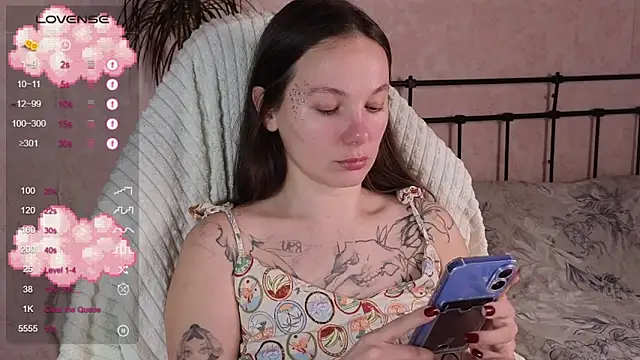 lil luna x online show from April 24, 2026, 10:56 pm