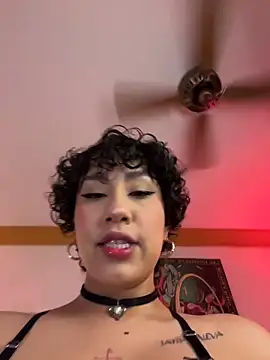 ZahaRoseee online show from April 23, 2026, 4:46 am