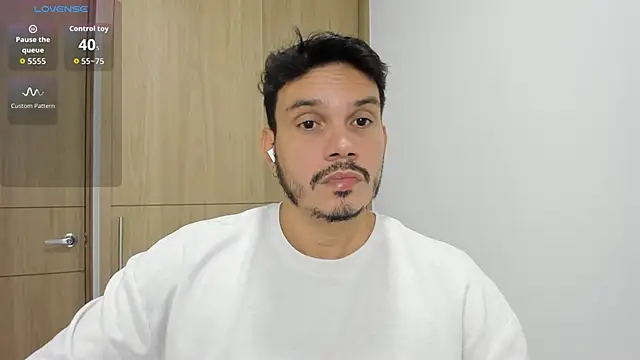 alejandro stark online show from October 18, 2025, 9:59 pm