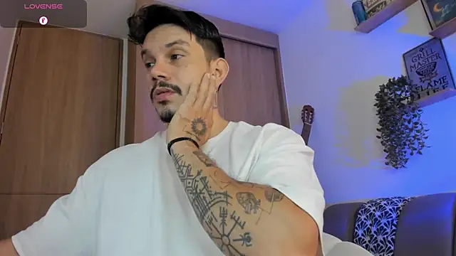 Snapshot of alejandro_stark chatting on July 24, 2026, 9:18 am alejandro stark online show from July 24, 2026, 9:18 am
