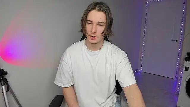 Vincent Strong online show from December 21, 2024, 3:25 am