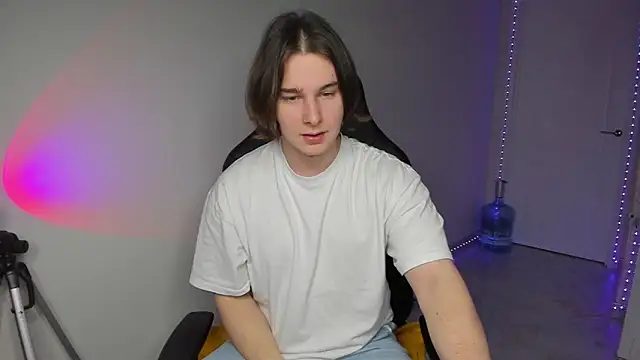 Vincent Strong online show from December 28, 2024, 1:38 pm