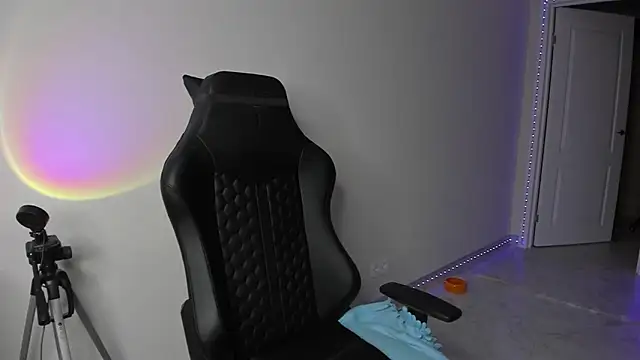 Vincent Strong online show from February 19, 2025, 7:17 am