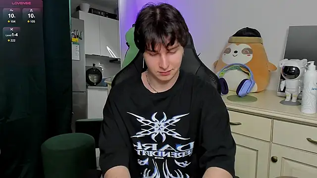 Vincent Strong online show from April 12, 2026, 9:36 am