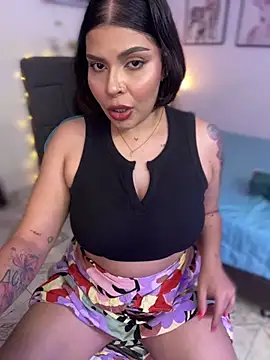 GigiiStone online show from February 23, 2025, 8:44 pm