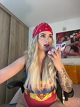 zafiro mo0n online show from February 5, 2025, 10:55 pm