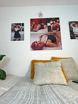 zafiro mo0n online show from February 7, 2025, 9:26 pm