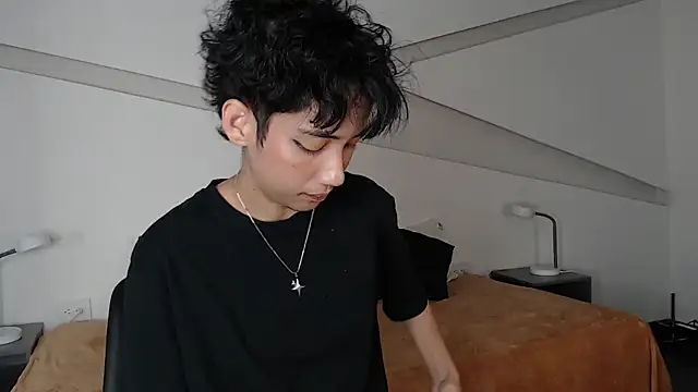 hot little bunny online show from February 22, 2025, 12:38 am