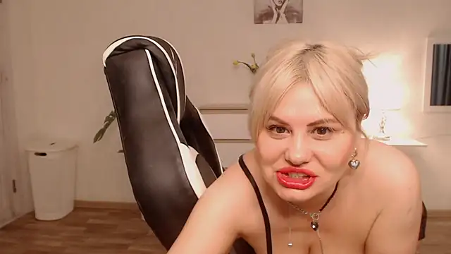 Snapshot of Lola_Richie chatting on December 20, 2025, 3:57 am Lola Richie online show from December 20, 2025, 3:57 am