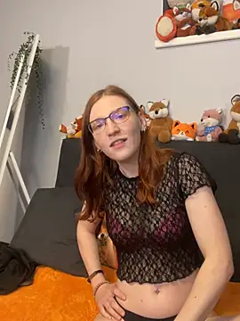 Snapshot of FinaFoxy chatting on July 5, 2026, 9:22 pm FinaFoxy online show from July 5, 2026, 9:22 pm