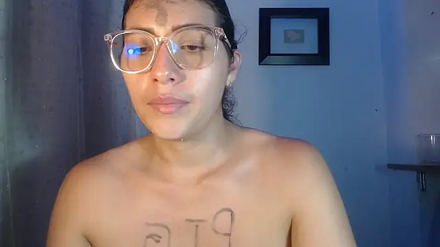 DaMikaela  online show from March 5, 2025, 10:32 pm