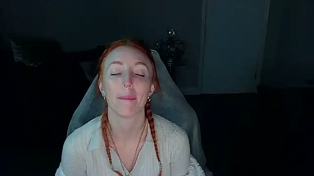 Red firesquirt online show from February 4, 2025, 10:55 pm