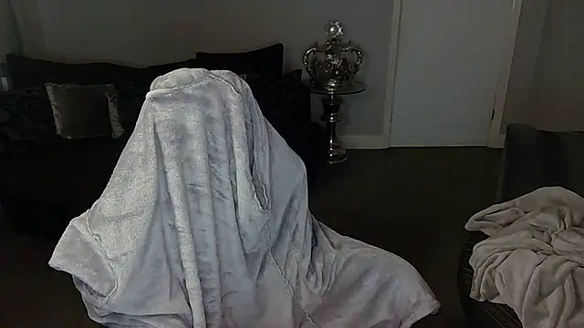 Red firesquirt online show from February 14, 2025, 7:23 pm