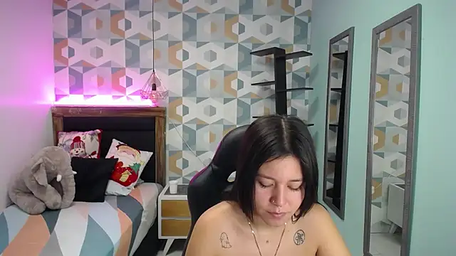 LORENADAVIES online show from December 18, 2024, 11:56 am