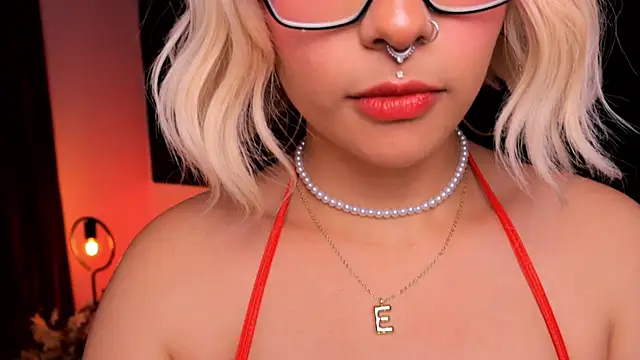 Misselektra   online show from December 31, 2024, 7:20 am