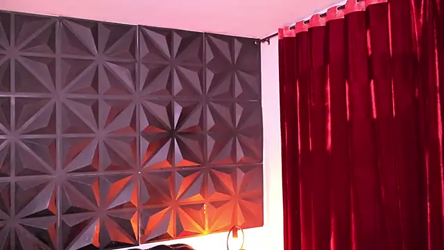 Misselektra   online show from February 13, 2025, 4:43 am