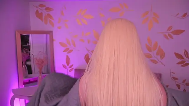 Misselektra   online show from February 6, 2026, 6:07 am