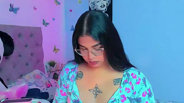 mabellfox online show from December 13, 2024, 4:05 pm