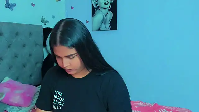 mabellfox online show from February 8, 2025, 12:17 am