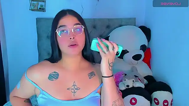 mabellfox online show from October 19, 2025, 5:24 pm