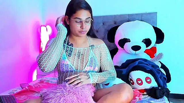 mabellfox online show from November 23, 2025, 5:24 pm