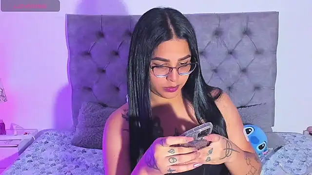 mabellfox online show from April 21, 2026, 3:24 am