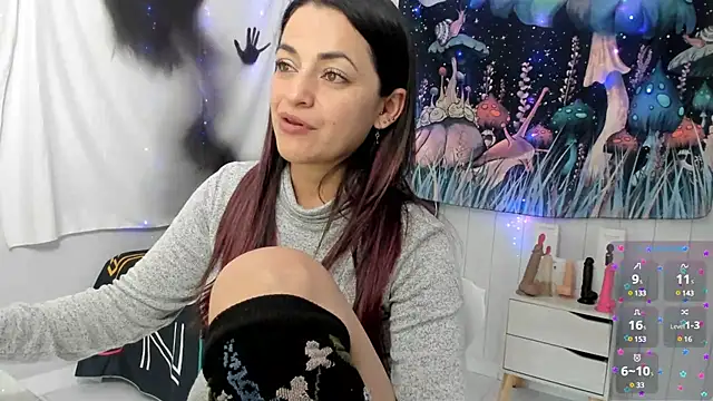 LovelyAzucena online show from February 18, 2025, 6:04 pm