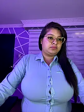 MiiaaJoness online show from October 9, 2025, 3:43 pm