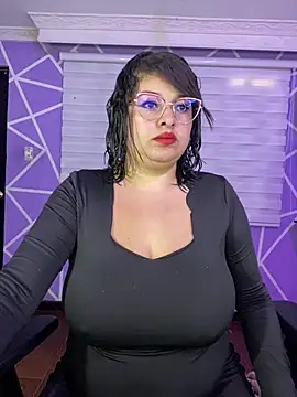 Snapshot of MiiaaJoness chatting on May 25, 2026, 3:29 pm MiiaaJoness online show from May 25, 2026, 3:29 pm