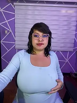 Snapshot of MiiaaJoness chatting on July 7, 2026, 8:46 pm MiiaaJoness online show from July 7, 2026, 8:46 pm