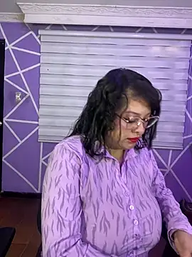Snapshot of MiiaaJoness chatting on July 28, 2026, 3:21 pm MiiaaJoness online show from July 28, 2026, 3:21 pm
