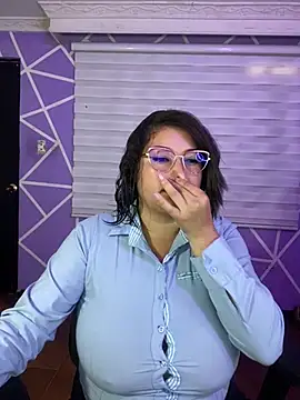 Snapshot of MiiaaJoness chatting on July 30, 2026, 3:44 pm MiiaaJoness online show from July 30, 2026, 3:44 pm