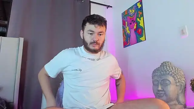 Snapshot of JacoLive chatting on December 15, 2025, 4:06 am JacoLive online show from December 15, 2025, 4:06 am