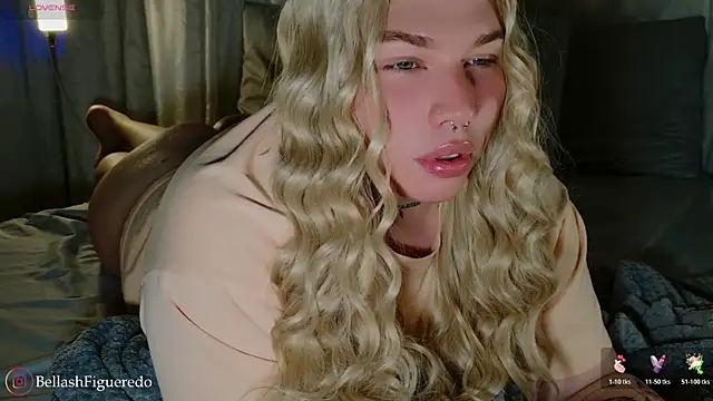 IsabellaFigueredo   online show from November 6, 2025, 7:04 pm