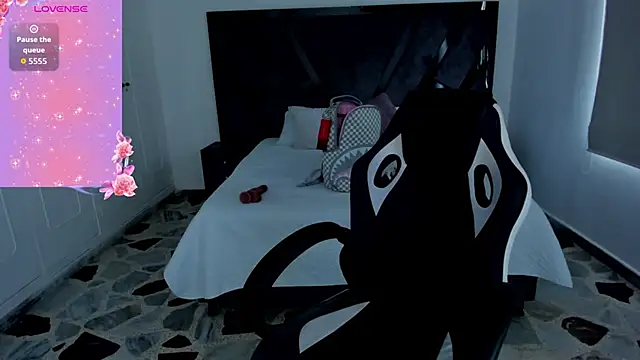 CelesteBrucee online show from September 13, 2025, 7:24 pm